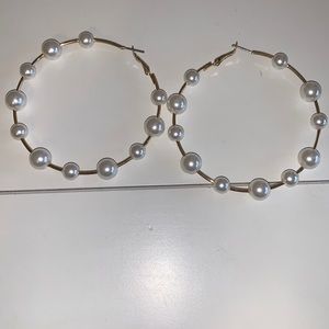 Peral hoop earrings